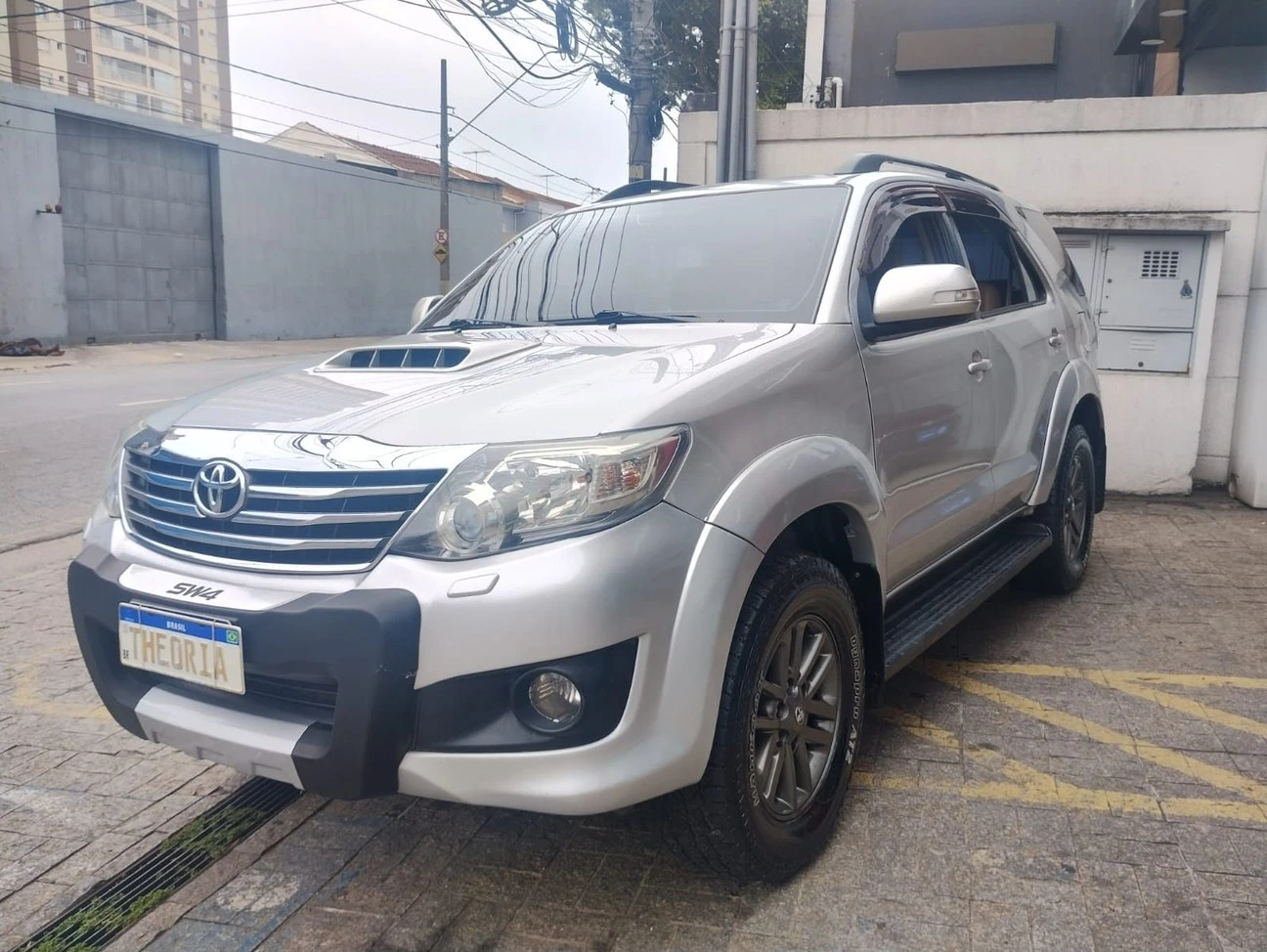 HILUX SW4 3.0 SRV 4X4 7 LUGARES 16V TURBO INTERCOOLER