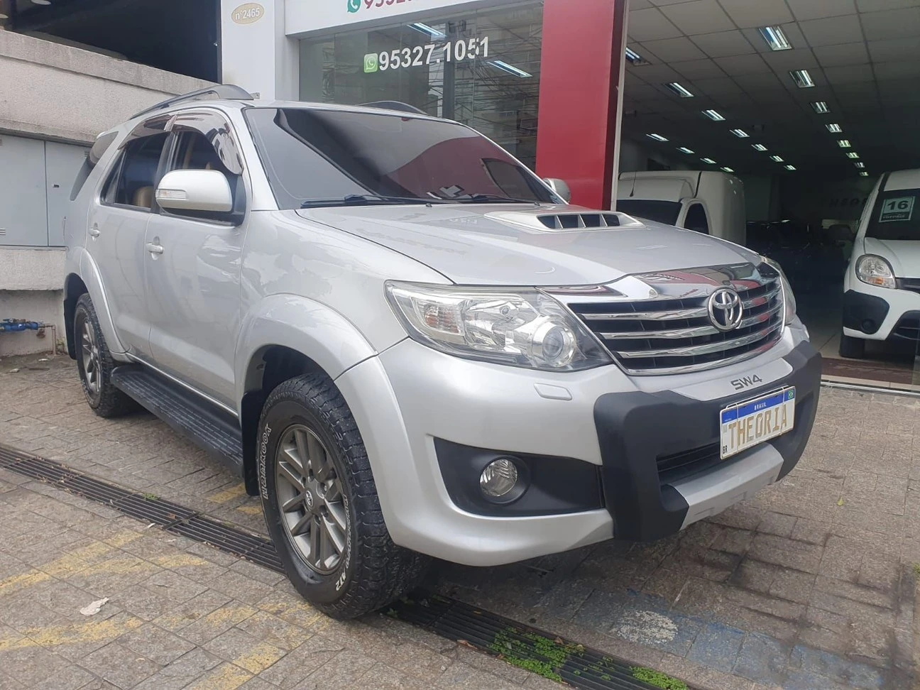 HILUX SW4 3.0 SRV 4X4 7 LUGARES 16V TURBO INTERCOOLER