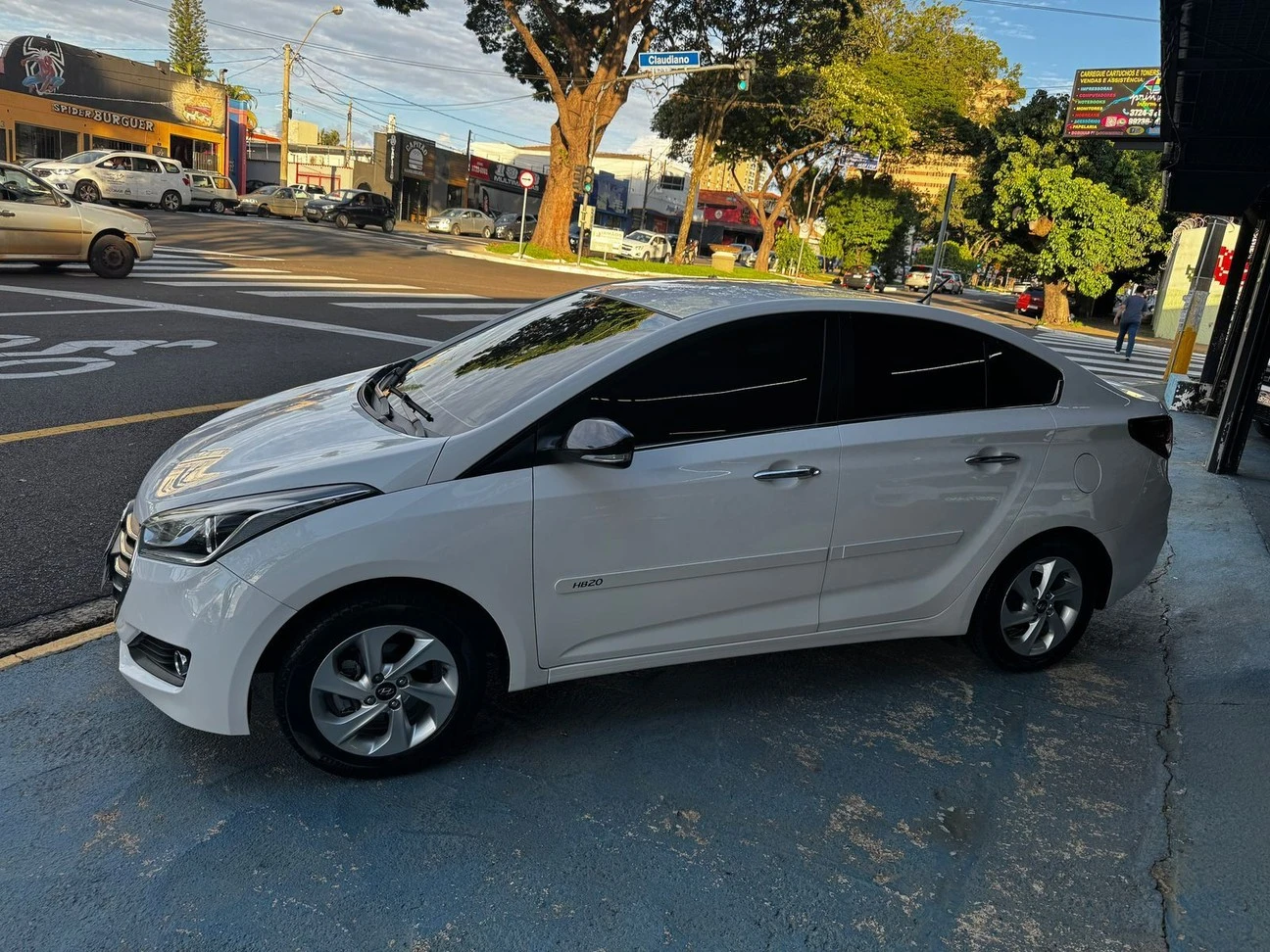 HB20S 1.6 PREMIUM 16V