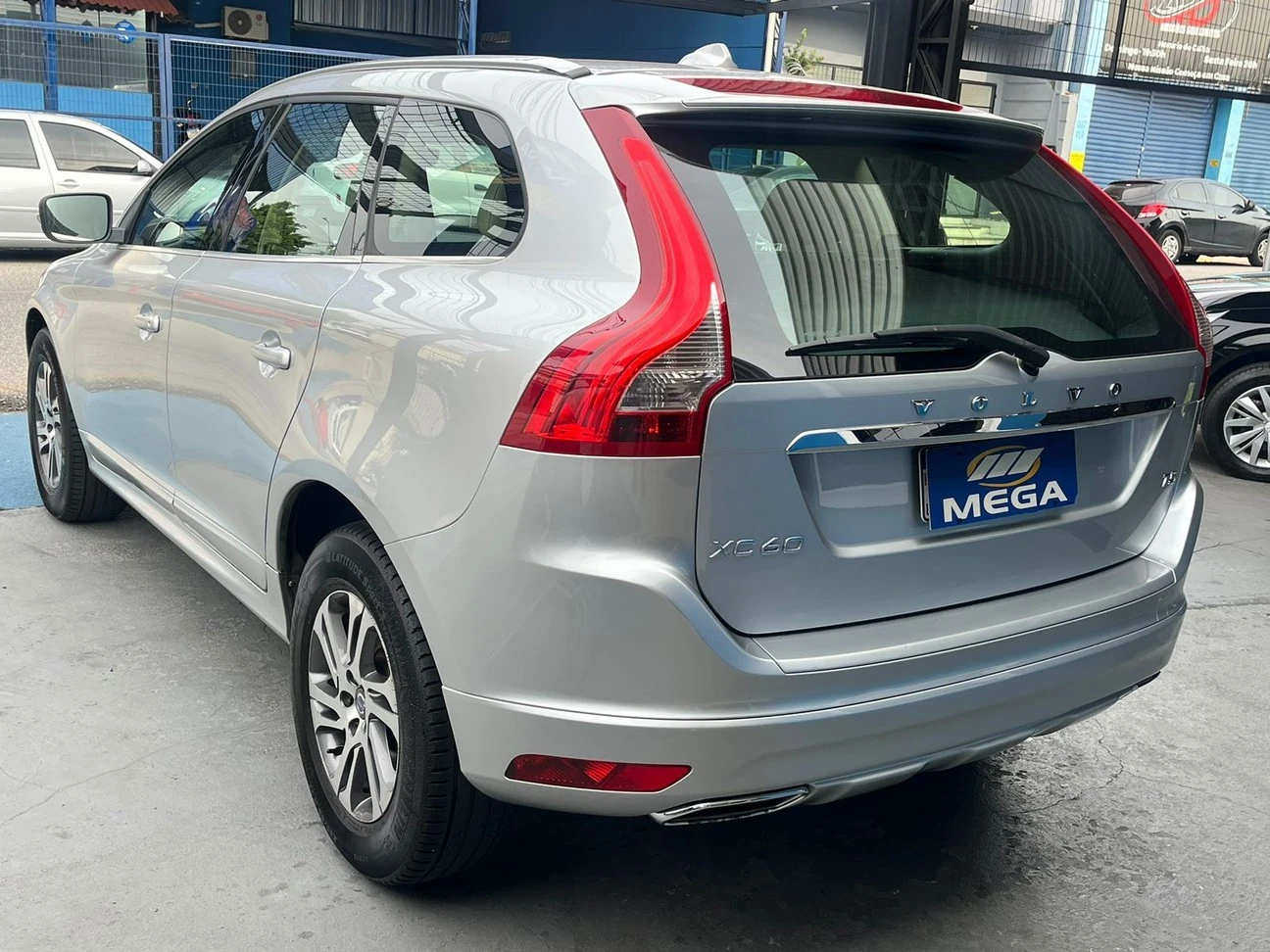 VOLVO XC60 2.0 T5 KINETIC