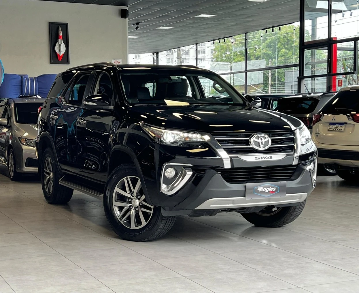 TOYOTA HILUX SW4