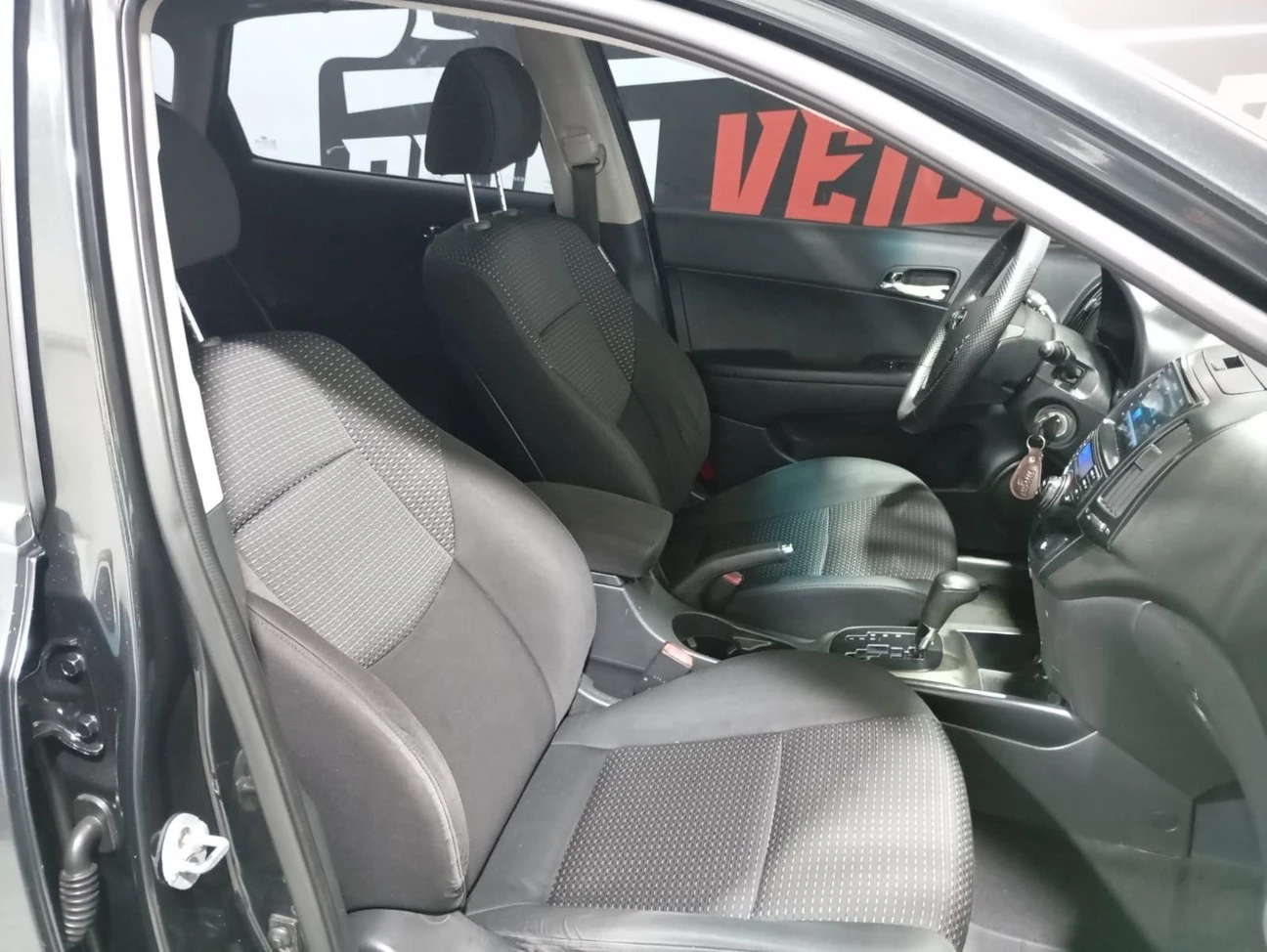 HYUNDAI/I30 2.0 MPI 16V 2010