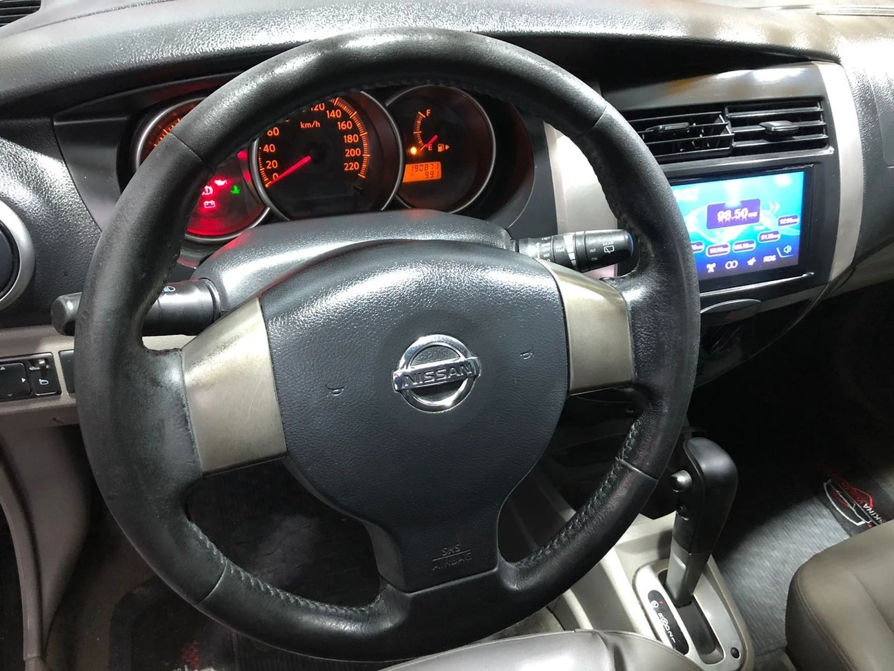 NISSAN/LIVINA 1.6 SL 16V 2010