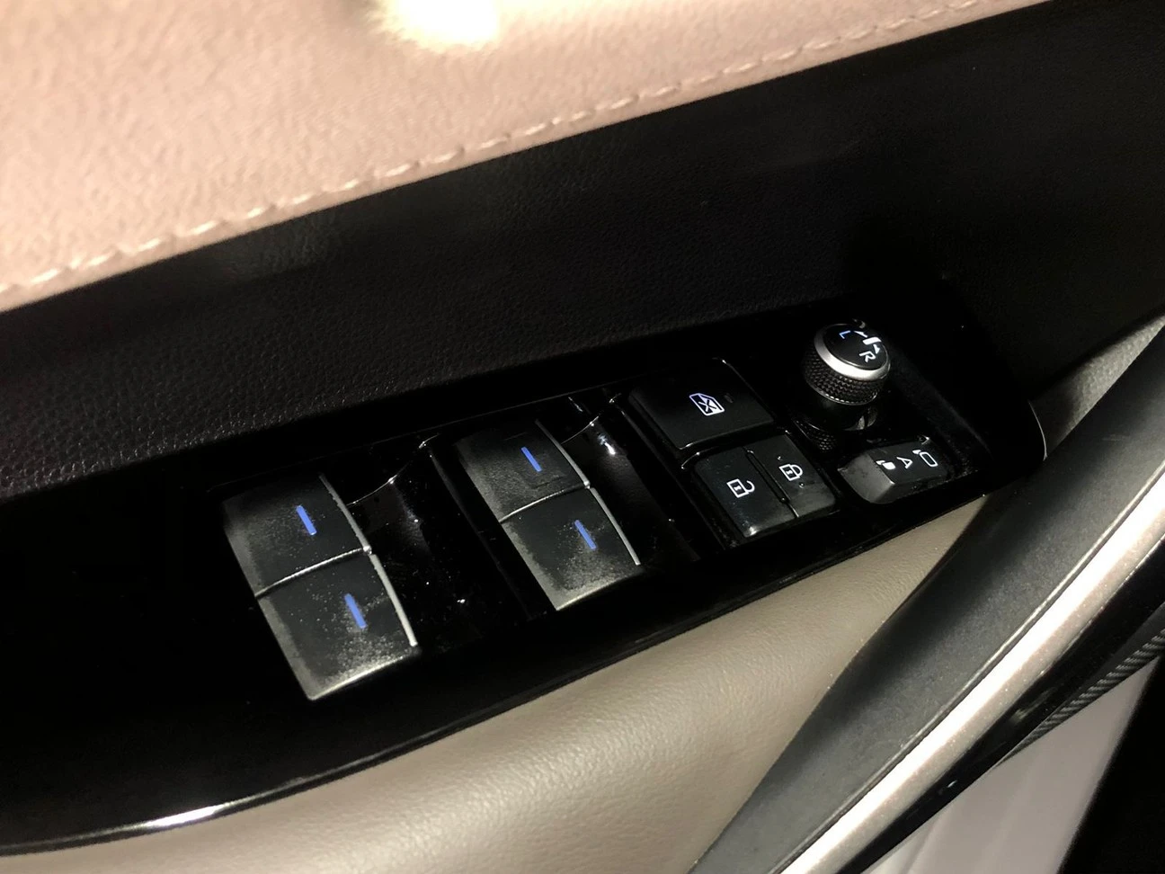 TOYOTA/COROLLA 1.8 VVT-I HYBRID ALTIS PREMIUM 2023
