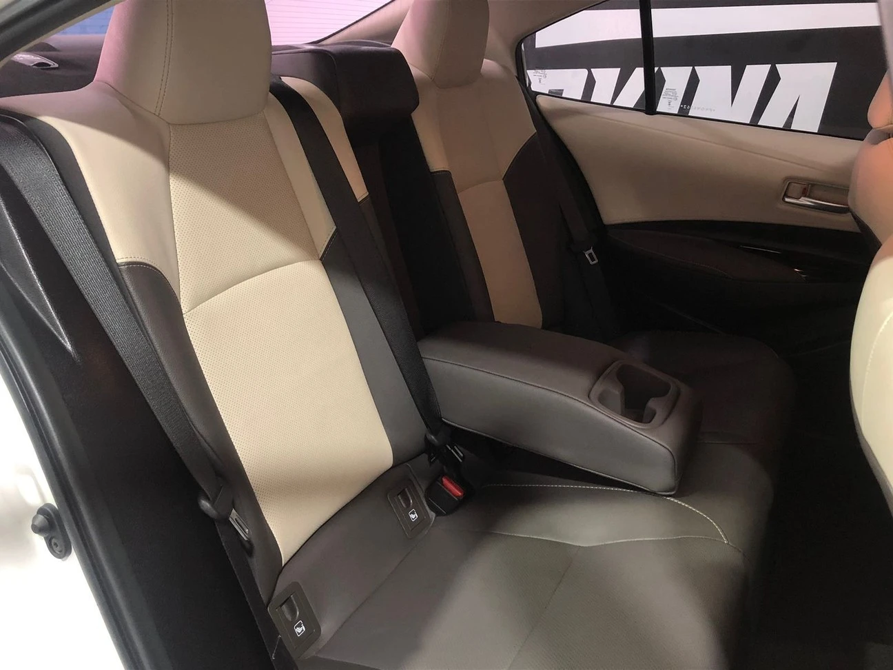 TOYOTA/COROLLA 1.8 VVT-I HYBRID ALTIS PREMIUM 2023
