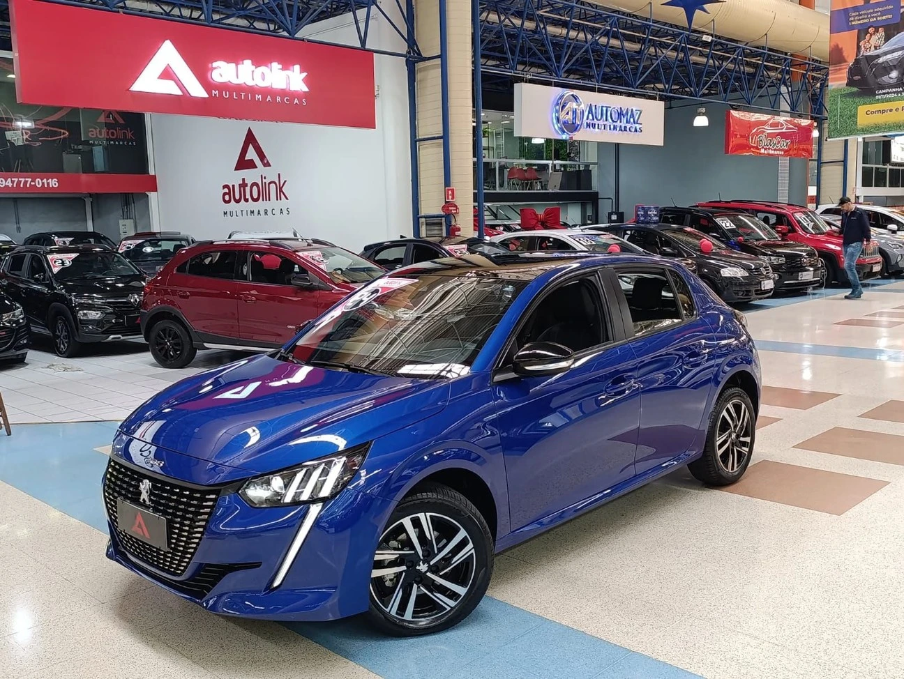 PEUGEOT 208