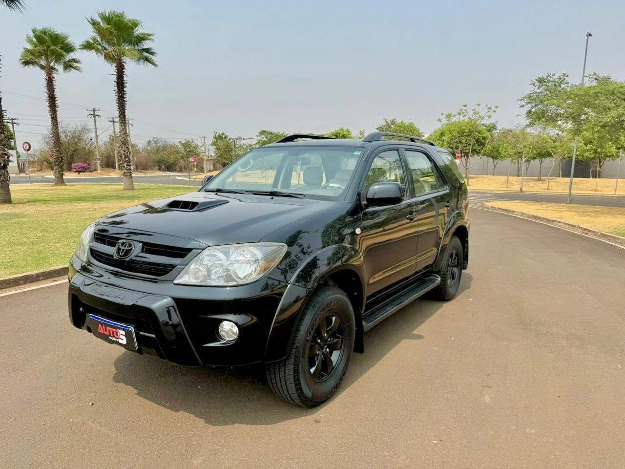 Auto 5 Motors HILUX SW4