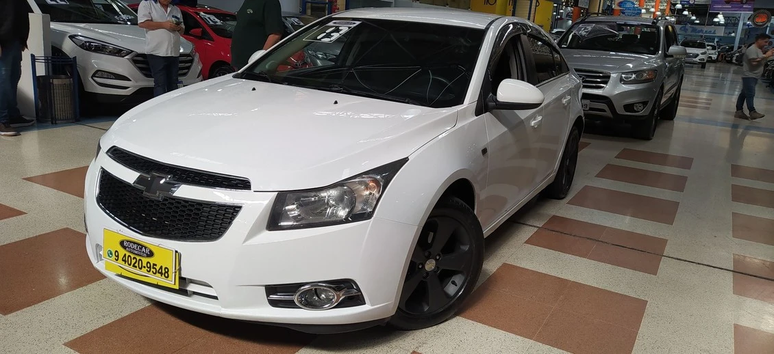 CRUZE 1.8 LT 16V SEDAN