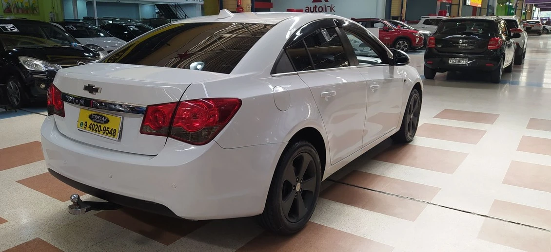 CRUZE 1.8 LT 16V SEDAN