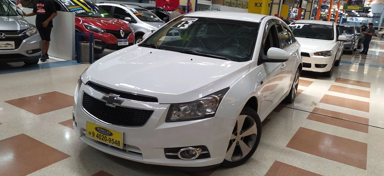 CRUZE 1.8 LT 16V SEDAN