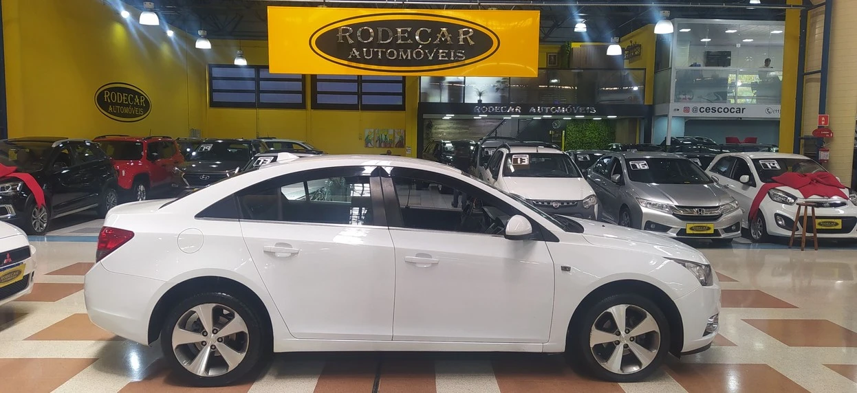 CRUZE 1.8 LT 16V SEDAN