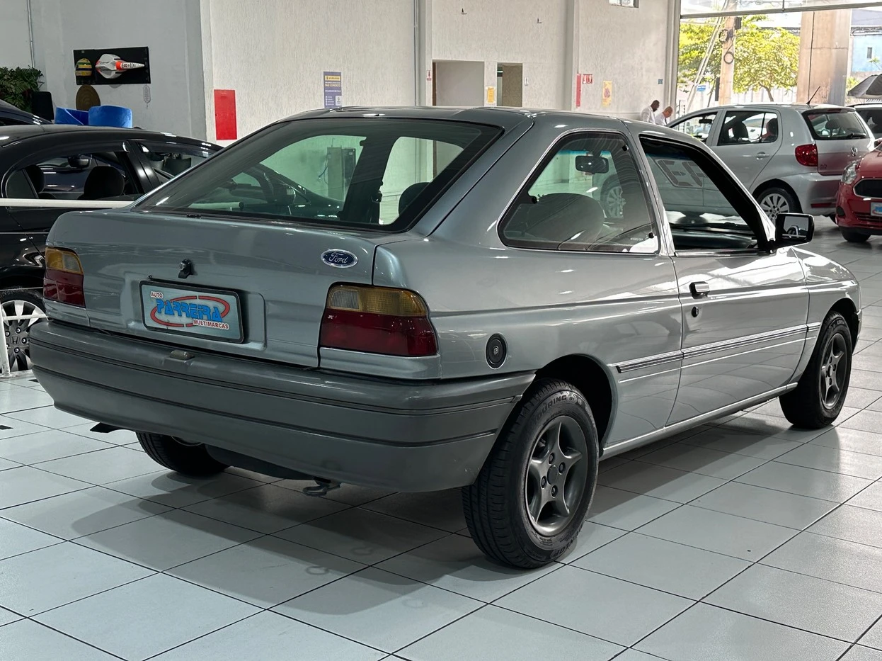 ESCORT 1.8 L 8V