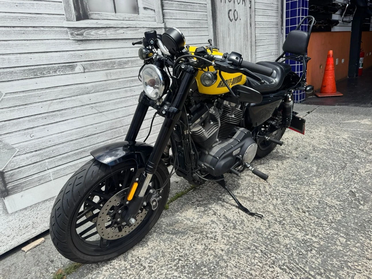 ROADSTER 