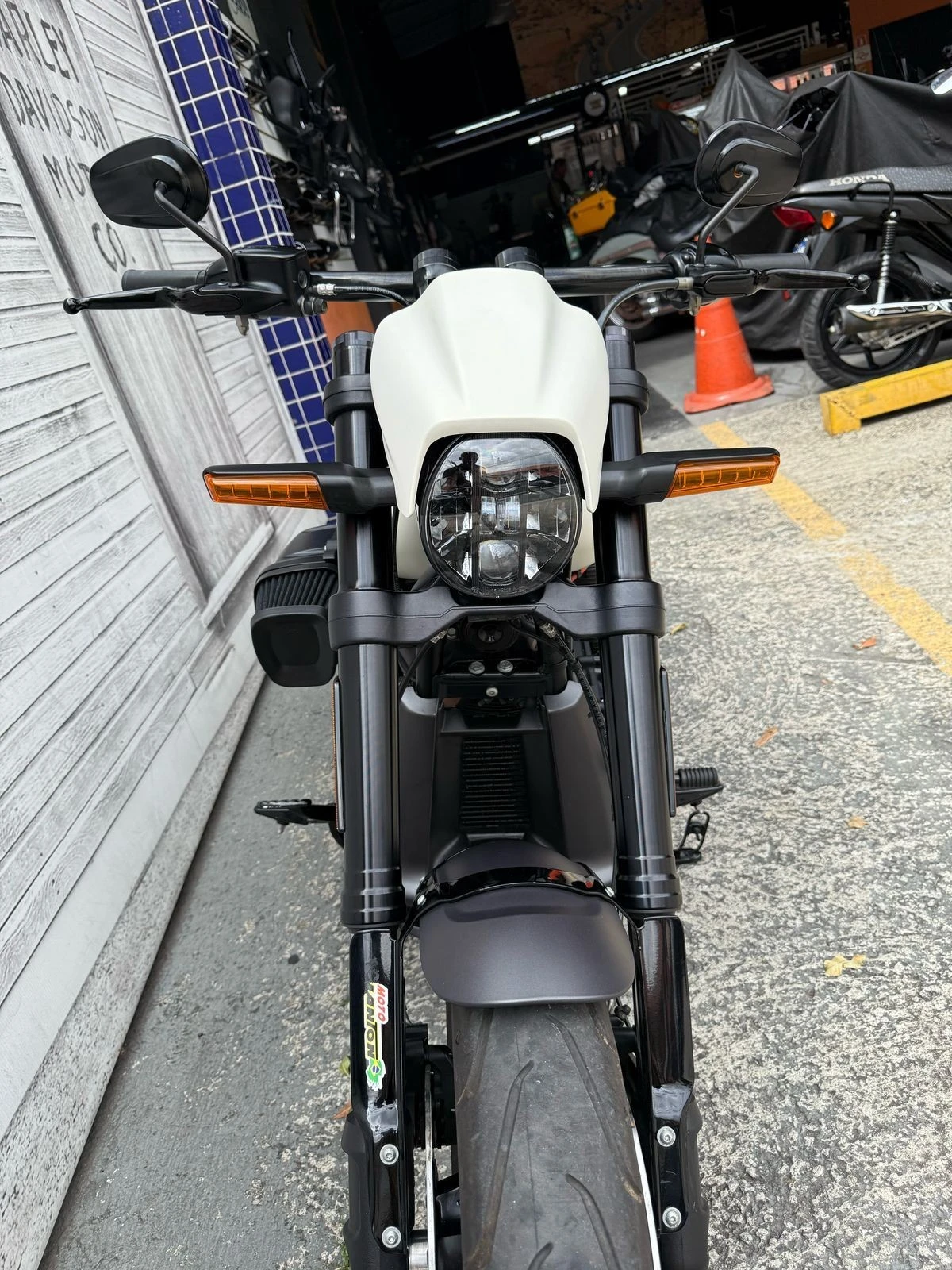 SOFTAIL FXDR 114 