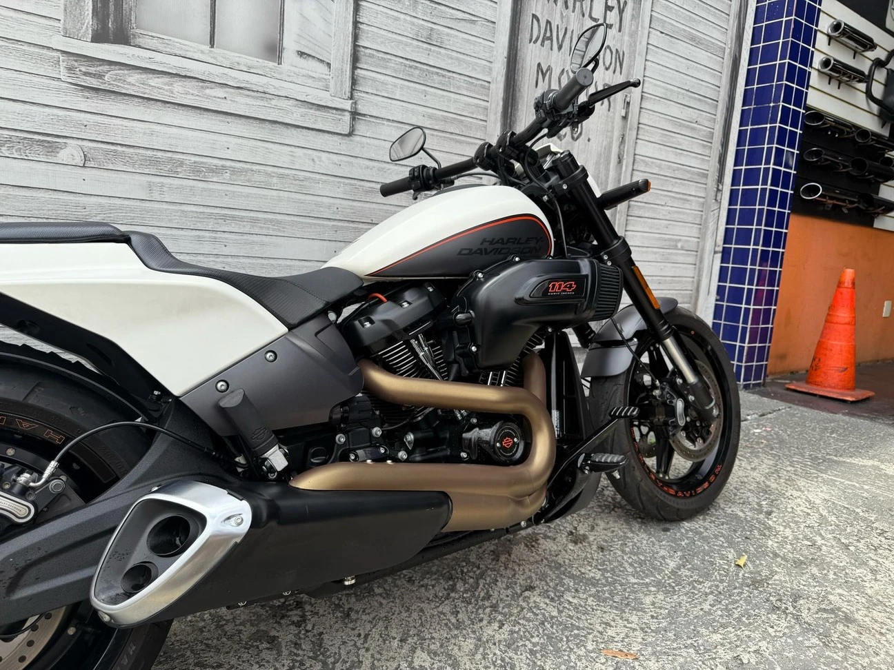 SOFTAIL FXDR 114 