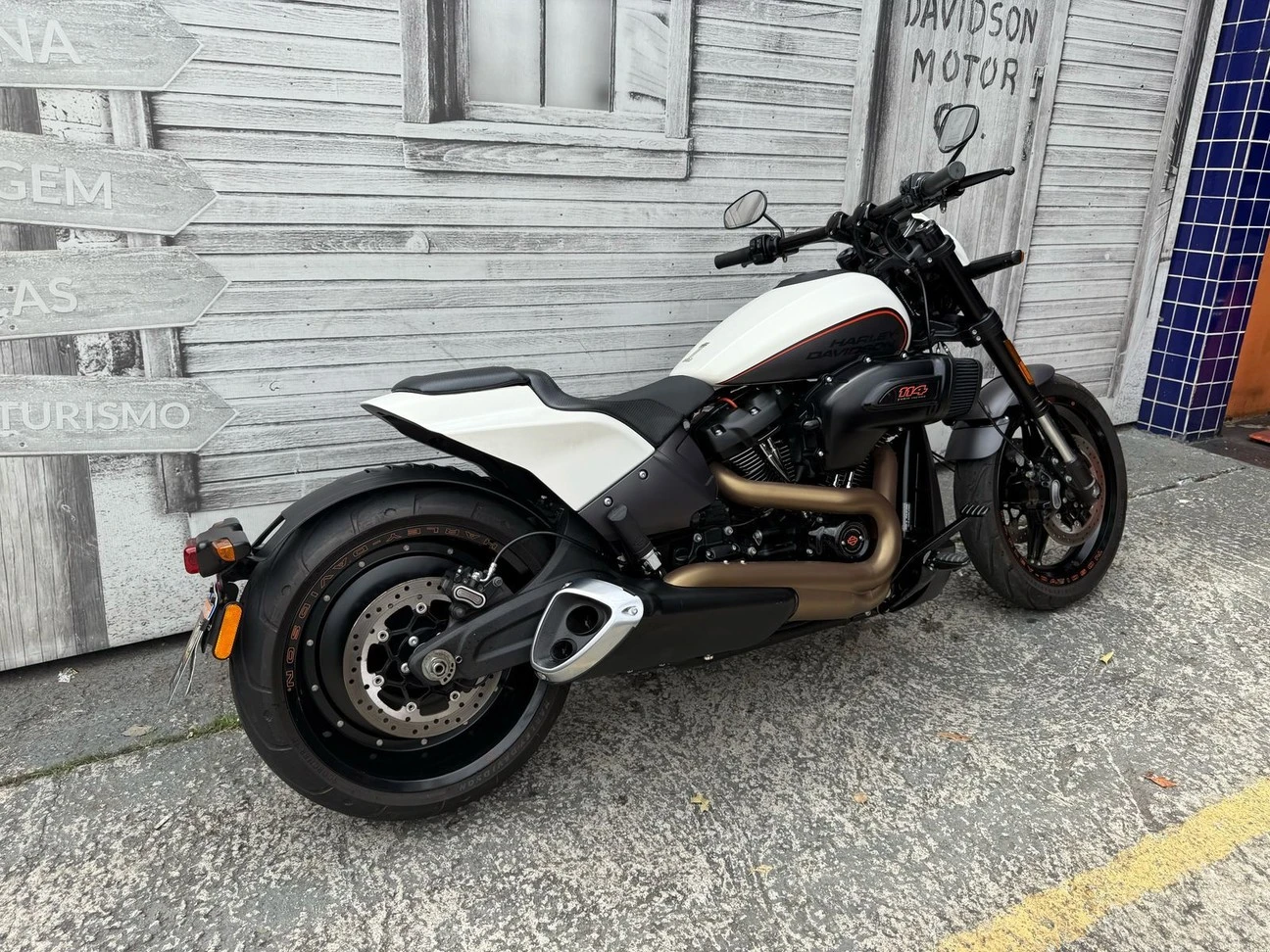 SOFTAIL FXDR 114 