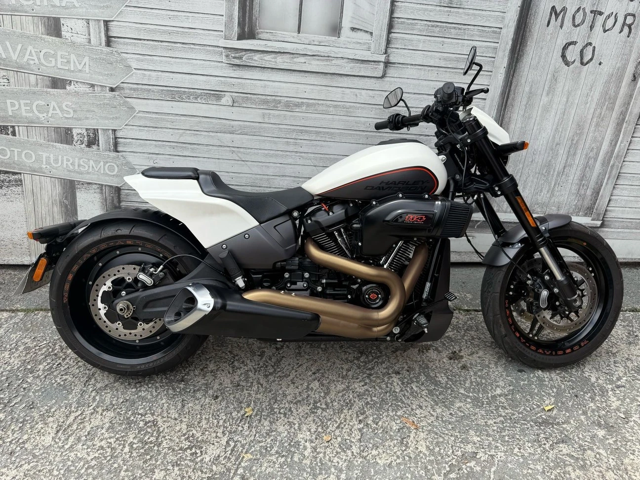 SOFTAIL FXDR 114 