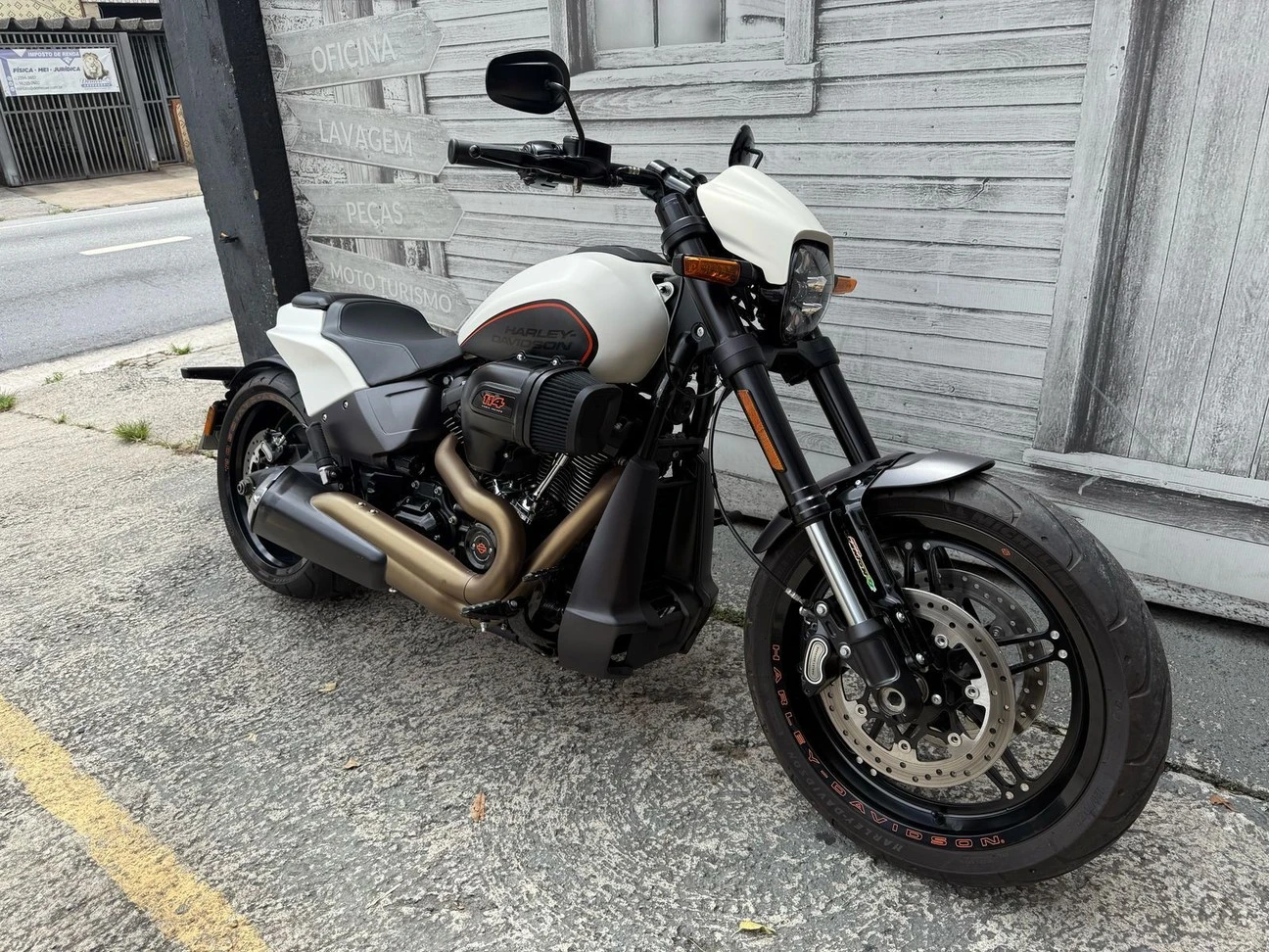 SOFTAIL FXDR 114 