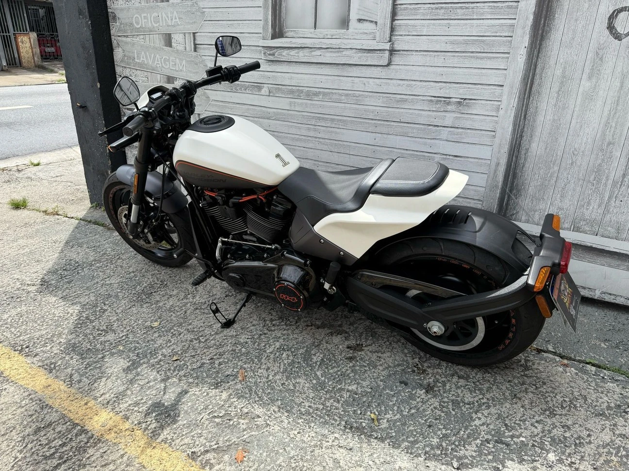 SOFTAIL FXDR 114 