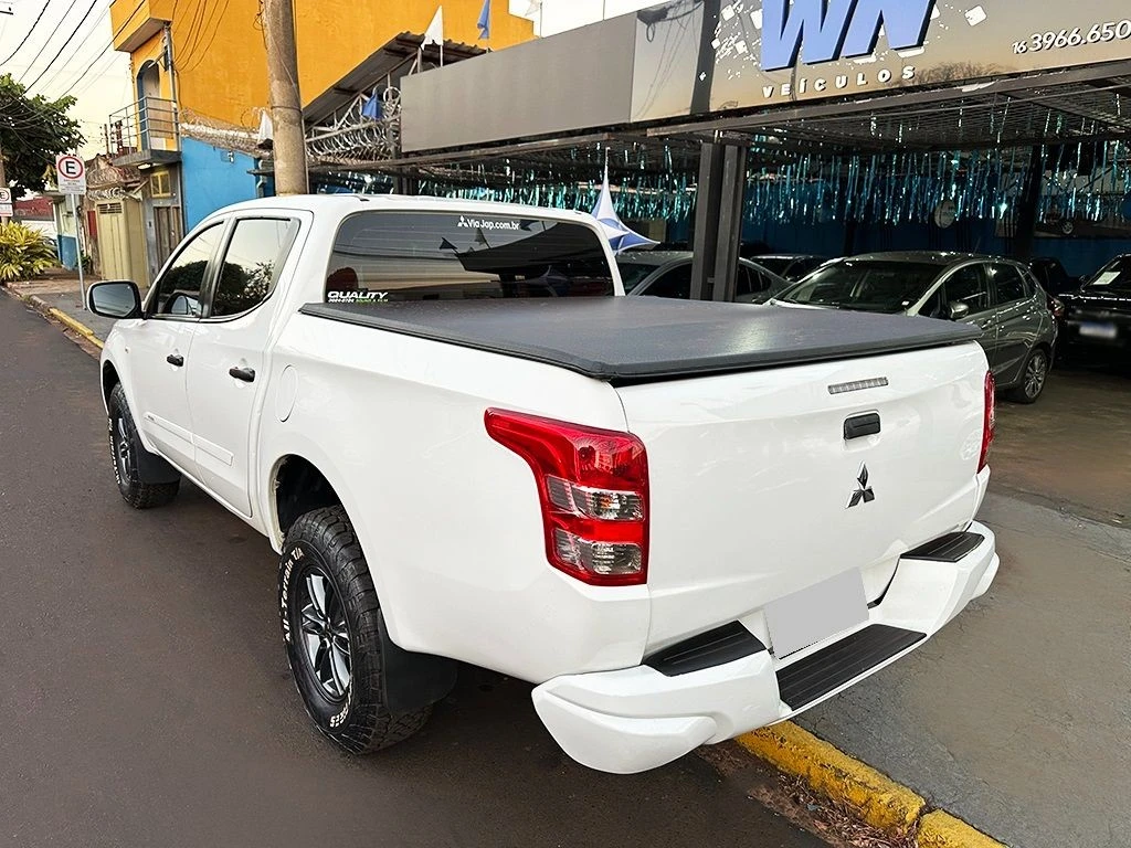 L200 TRITON 2.4 16V TURBO SPORT GL CD 4X4