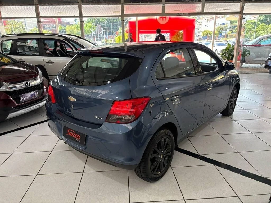 ONIX 1.0 MPFI SELEÇÃO 8V