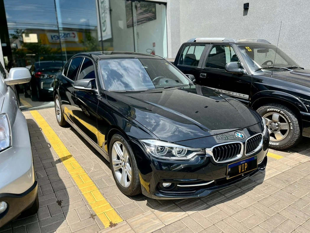 BMW 320I