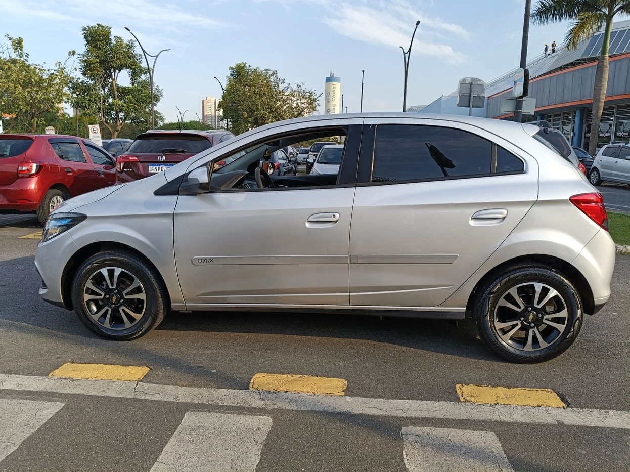ONIX 1.4 MPFI LTZ 8V