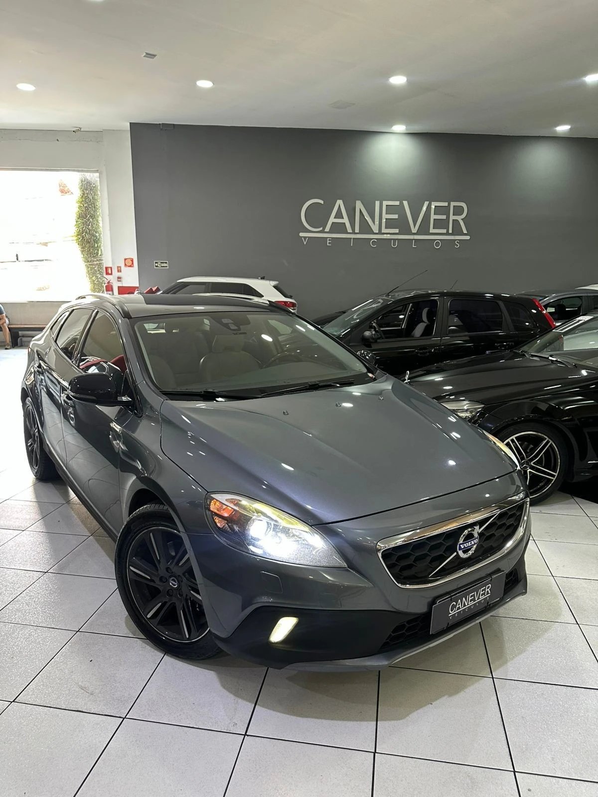 V40 2.0 T5 CROSS COUNTRY AWD TURBO