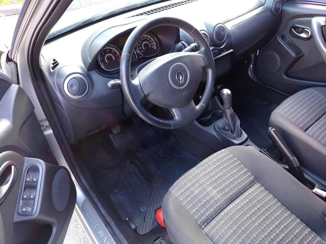 SANDERO 1.6 PRIVILEGE 8V