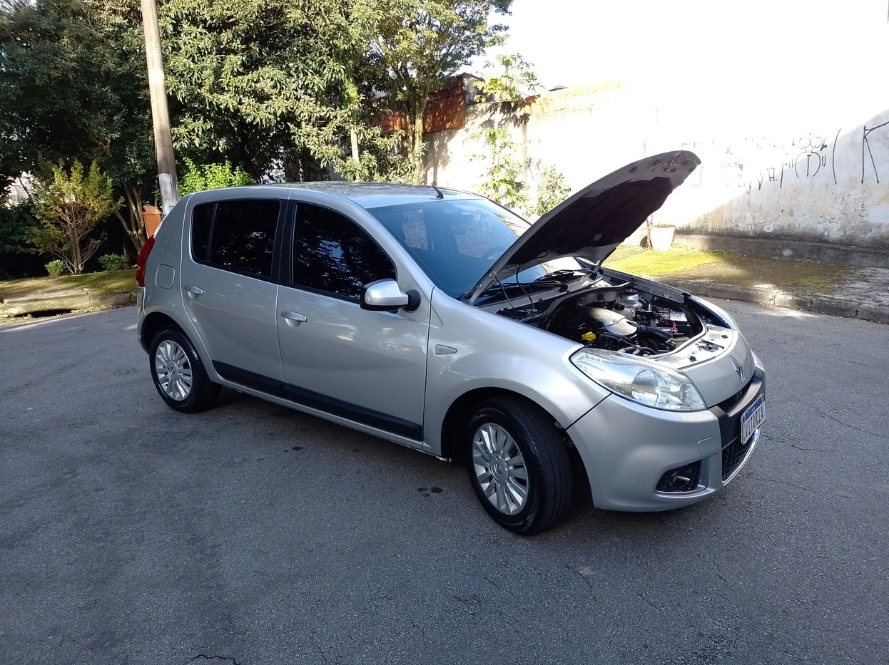SANDERO 1.6 PRIVILEGE 8V