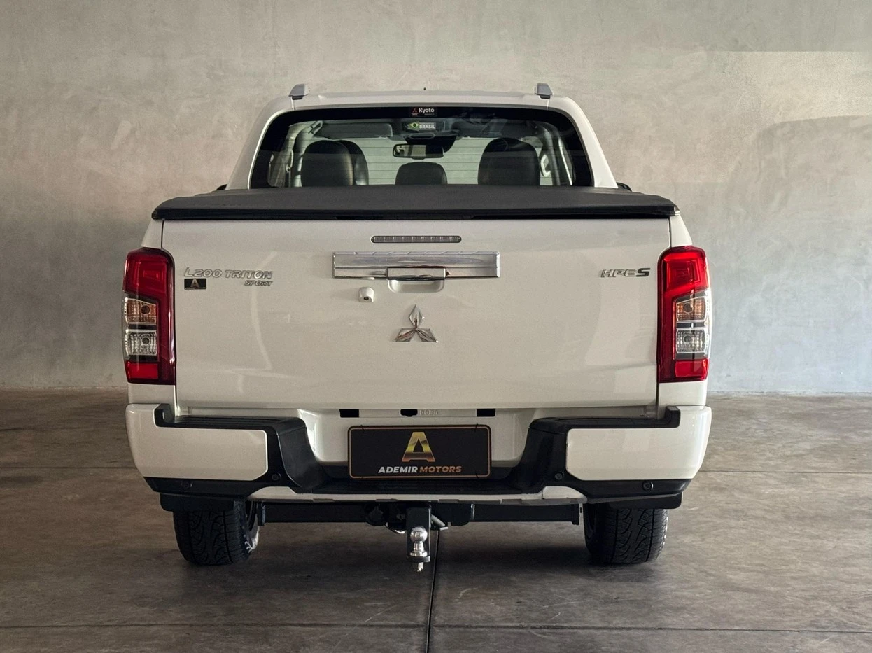 L200 TRITON 2.4 16V TURBO SPORT HPE-S CD 4P 4X4