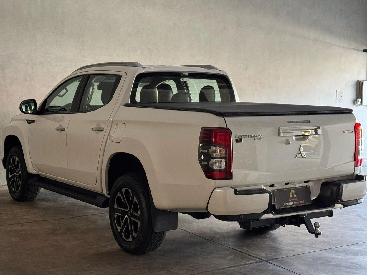 L200 TRITON 2.4 16V TURBO SPORT HPE-S CD 4P 4X4