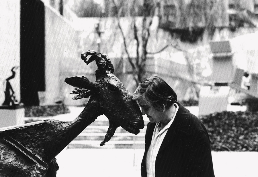 Photograph_of_Etel_Adnan_by_Simone_Fattal