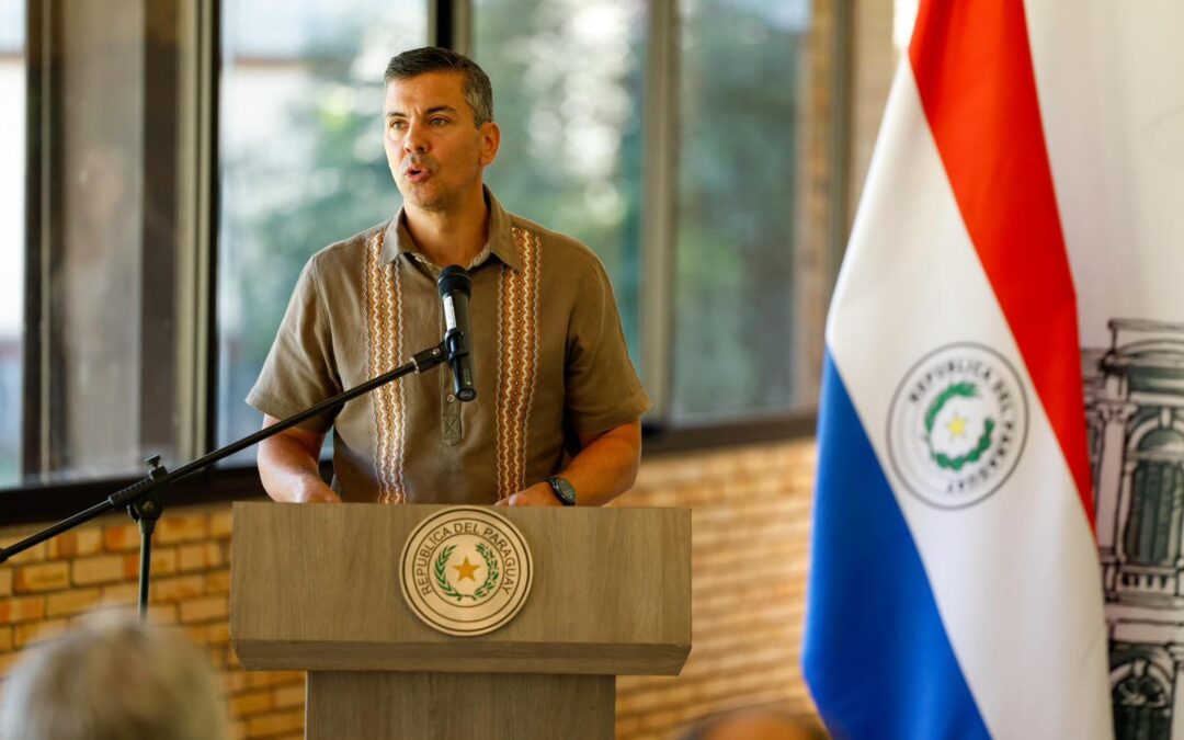 Santiago Peña promulgó la ley de reforma del transporte público