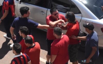 Fuerte cruce entre Carlos Aquiles y Ariel Martínez en barrio Obrero