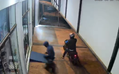 Delincuentes roban medicamentos para adelgazar de una farmacia de CDE