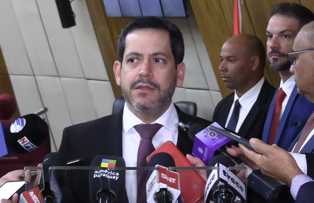 Raúl Latorre reconoce falencias en IPS: “Hay graves problemas estructurales”