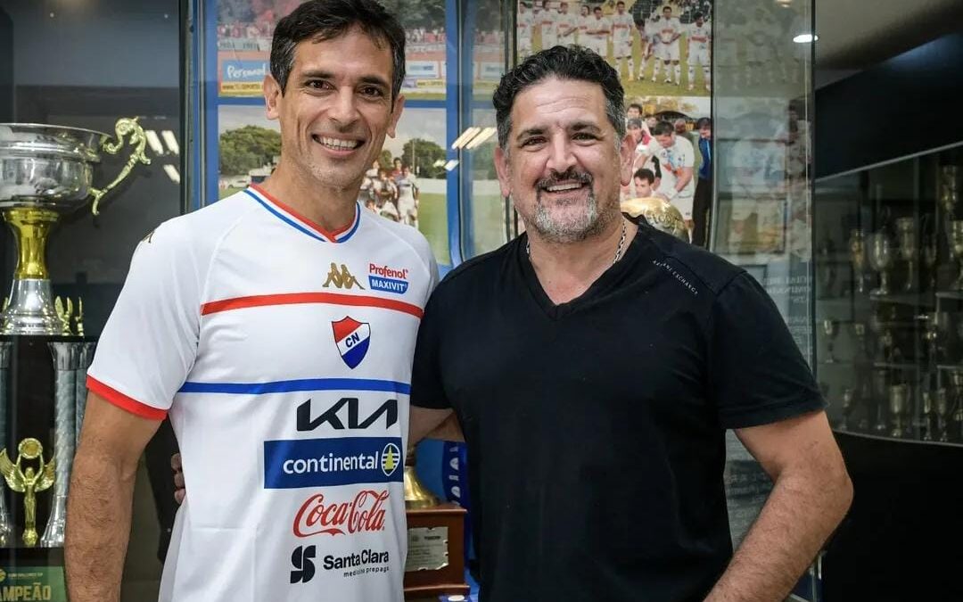 Roque Santa Cruz fue presentado en Nacional: “Lo voy a defender con todo el orgullo que se merece”