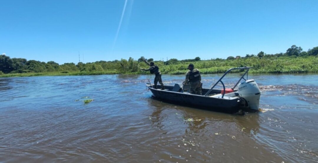 En el arroyo Ñeembucú, hallan sin vida a niño desaparecido en Pilar