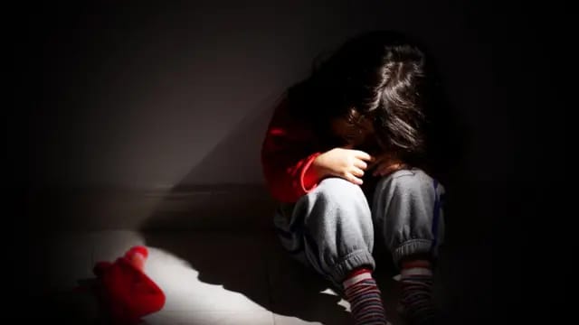 Niña de 12 años embarazada tras ser víctima de abuso sexual por parte de su hermano