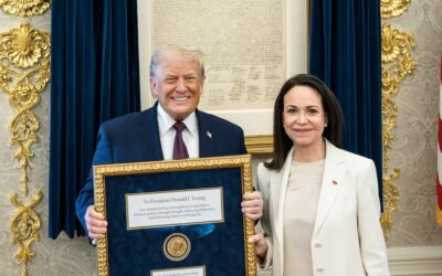 Corina Machado le regaló su medalla del Premio Nobel de la Paz a Trump