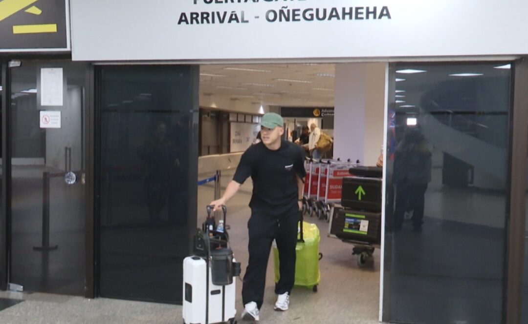 Richard Sánchez llegó al país para sumarse a Olimpia