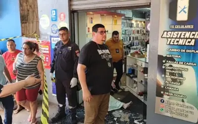 Una trabajadora y un motochorro mueren durante asalto frustrado en CDE