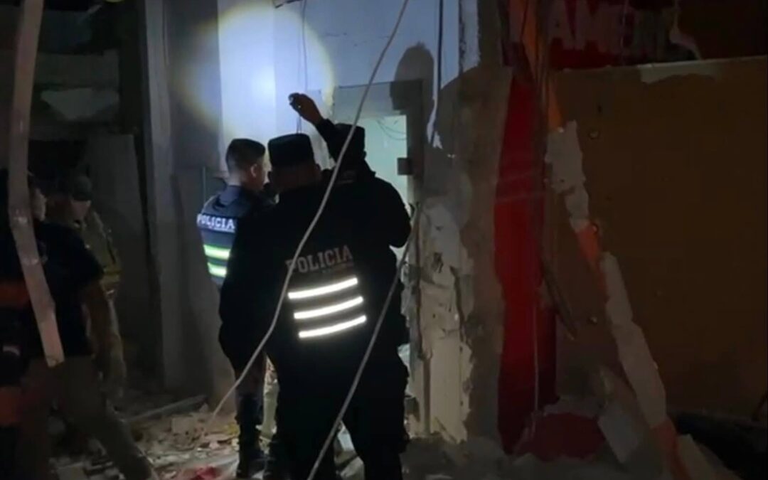 Grupo armado asalta con explosivos un banco en Naranjal