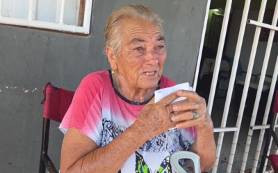 Anciana de 82 años denuncia que su nieta vendió su casa y la dejó en la calle