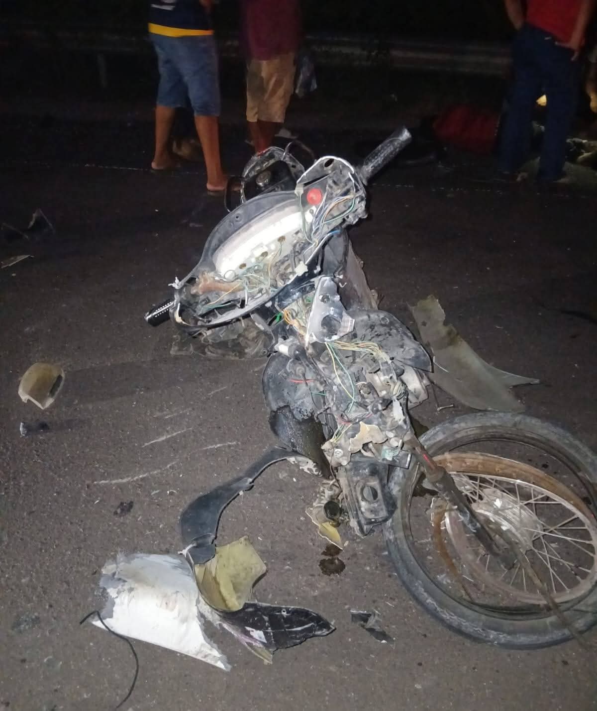 Tragedia en la Ruta 22: Dos Jóvenes Fallecen en Impacto Frontal