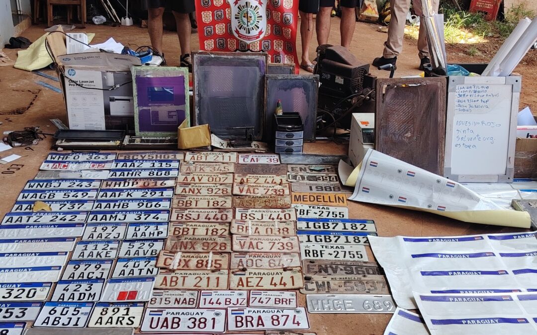 Cuatro detenidos por falsificación de documentos y matrículas en Ciudad del Este