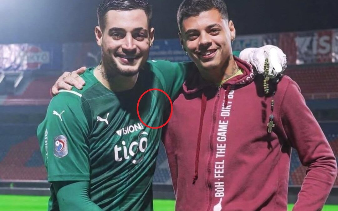 Jean Fernandes se pronuncia tras polémica foto sin escudo de Cerro