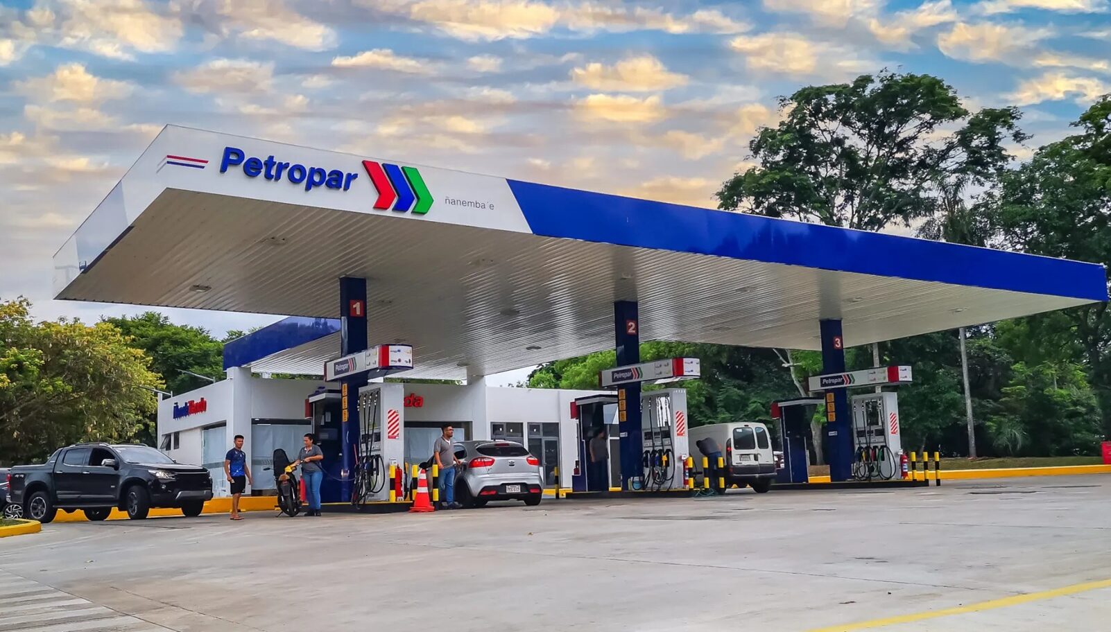Petropar actualiza el precio de combustibles: G. 450 más por litro