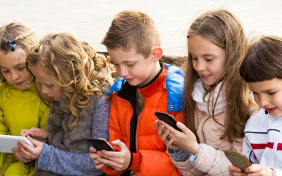 Presentan proyecto para restringir uso de redes sociales en menores de 16 años